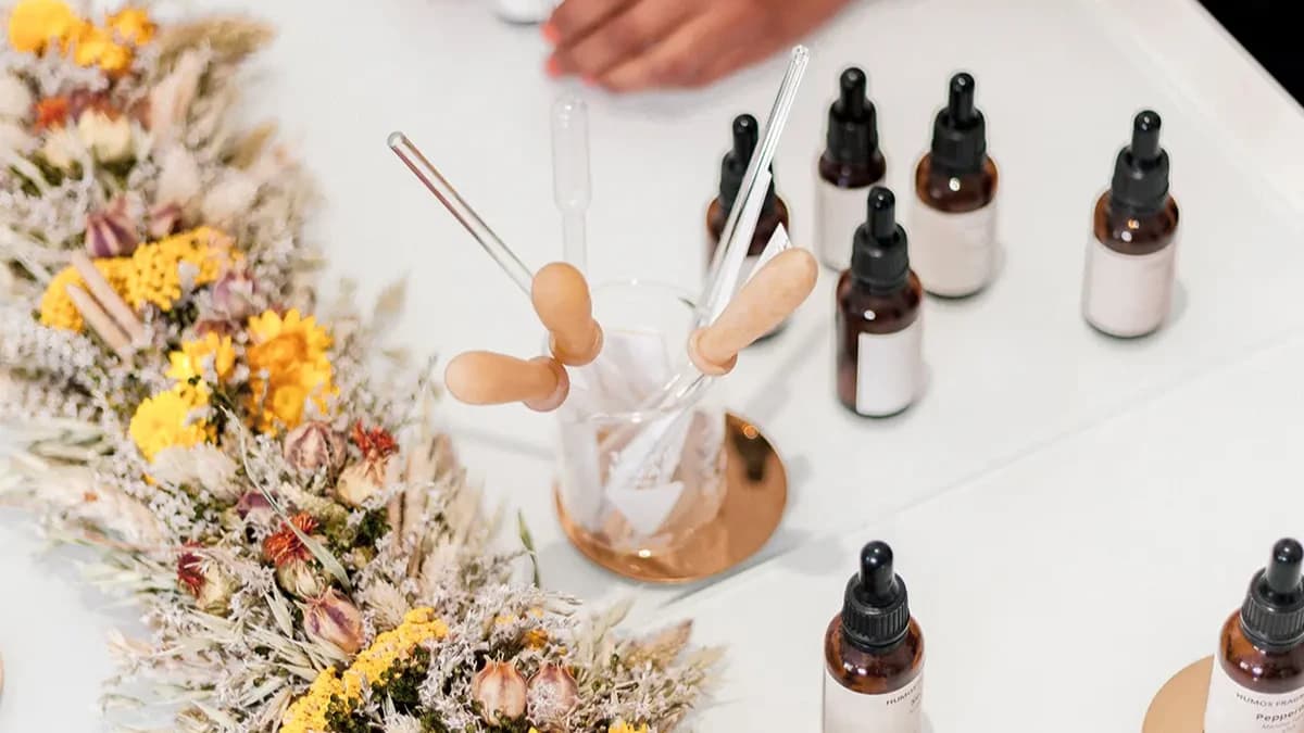 بسته-بندی-و-تبلیغ-عطر.webp